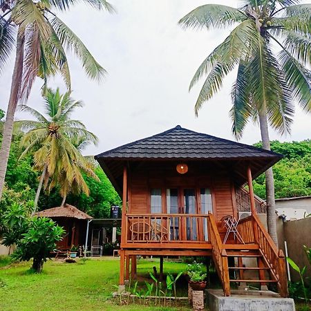 Yellow Coco Gili Gede Exterior photo